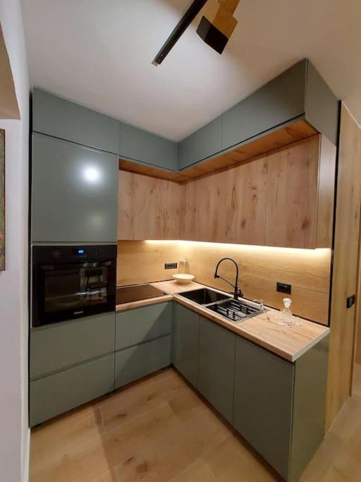 Frequency 286 Tirane Apartment Bagian luar foto