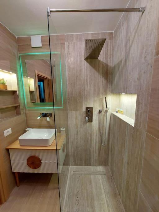 Frequency 286 Tirane Apartment Bagian luar foto